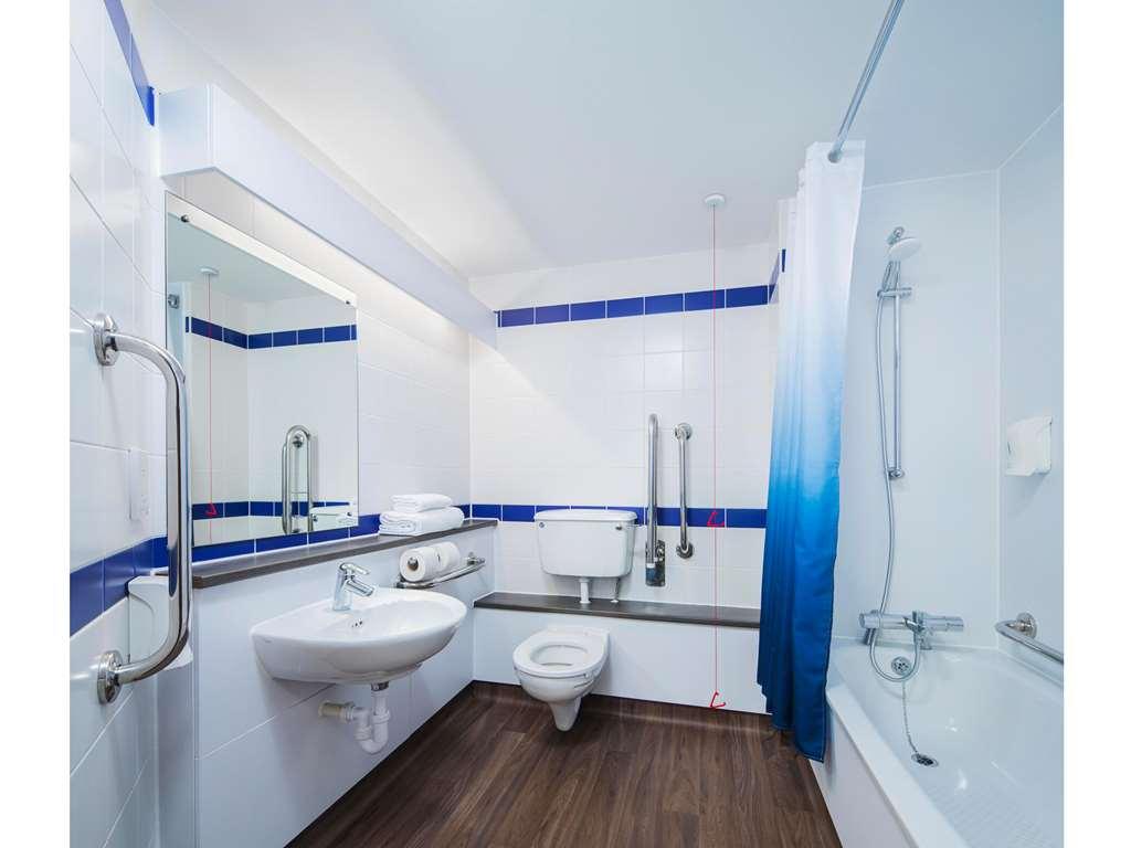 Travelodge Chester Warrington Road Δωμάτιο φωτογραφία